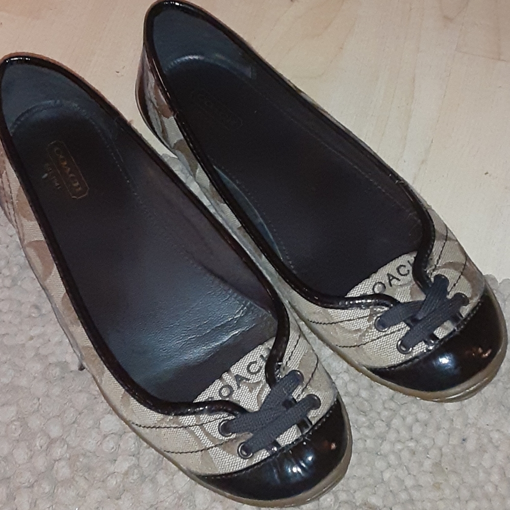 Coach flats